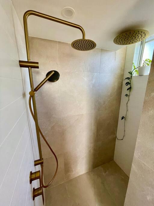 Chic Beachside Getaway 2Br 2Bath Fully Equipped Apartamento Gold Coast Exterior foto